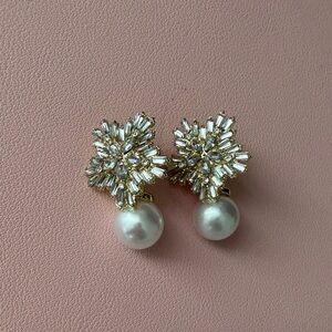 Elegant Gold and Silver Crystal Pearl Earrings